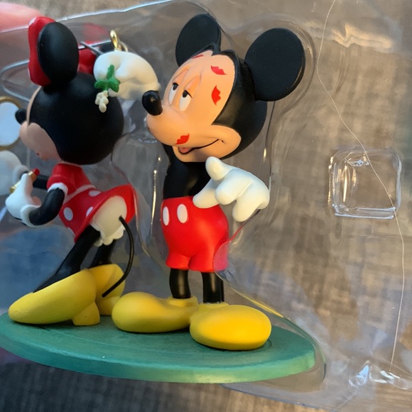 Hallmark Keepsake Ornament - Mistletoe Mickey - Picture 3 of 5